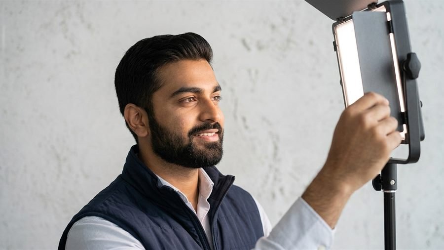 Cómo iluminar tu foto de perfil profesional en casa